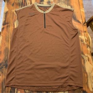 Fox Brown sleeveless pullover. Half zip. Size XL.